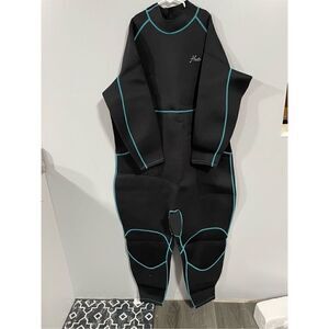 NWT Hevto Youth Neoprene Wetsuit Dive Snorkeling Swimwear Size 26
